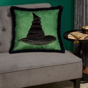 Wicked Elphaba Witch Hat Throw Pillow Green 22”x22” (LIKE NEW)